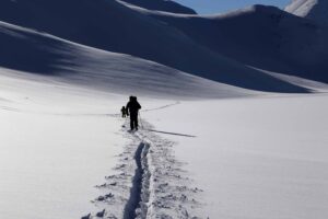 Read more about the article Påske: – Det er lenge siden vi har sett slike mengder med snø i fjellet