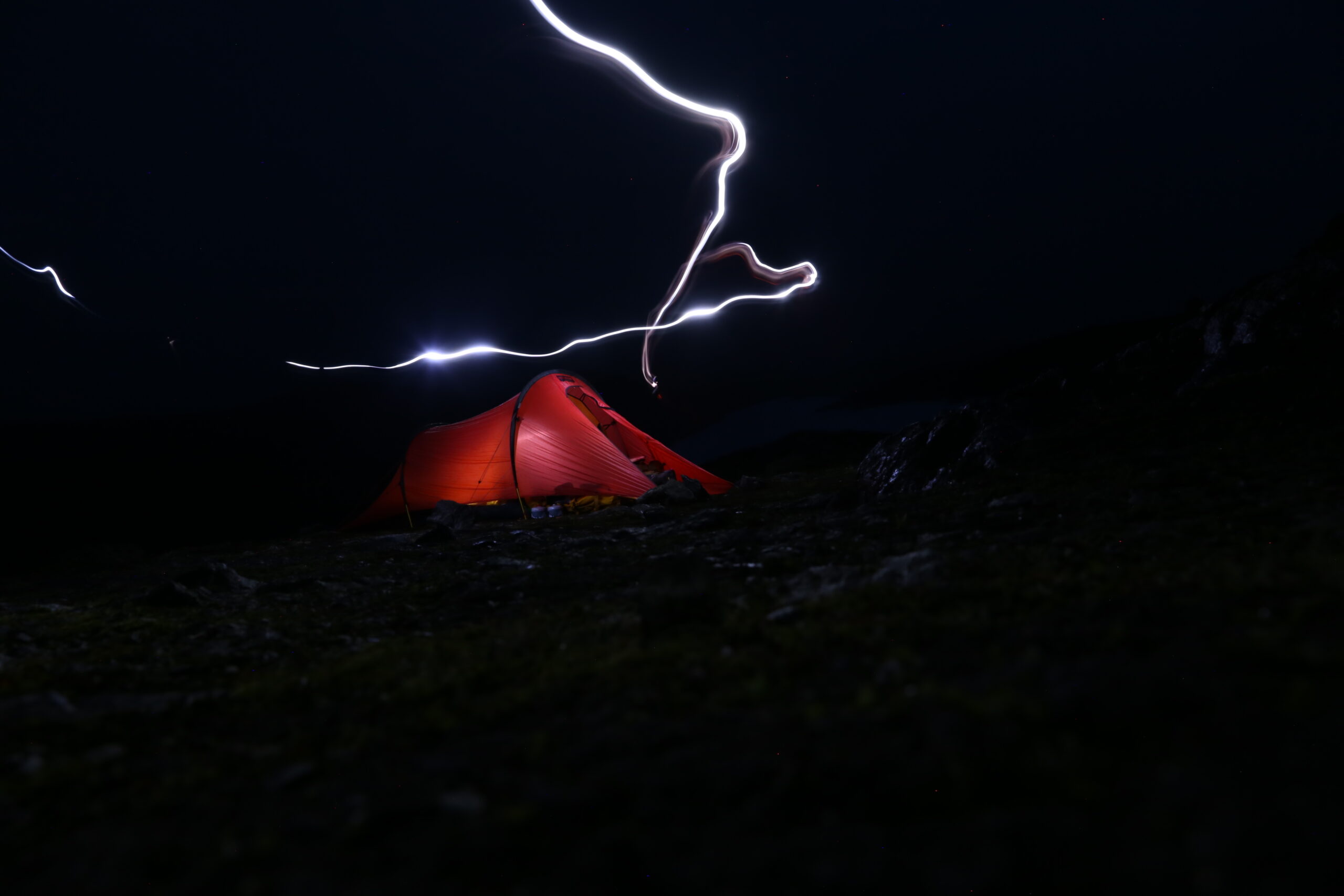 Read more about the article Ekspedisjon Hallingskarvet: Telleren viser 24 kilometer. Det er snart mørkt.