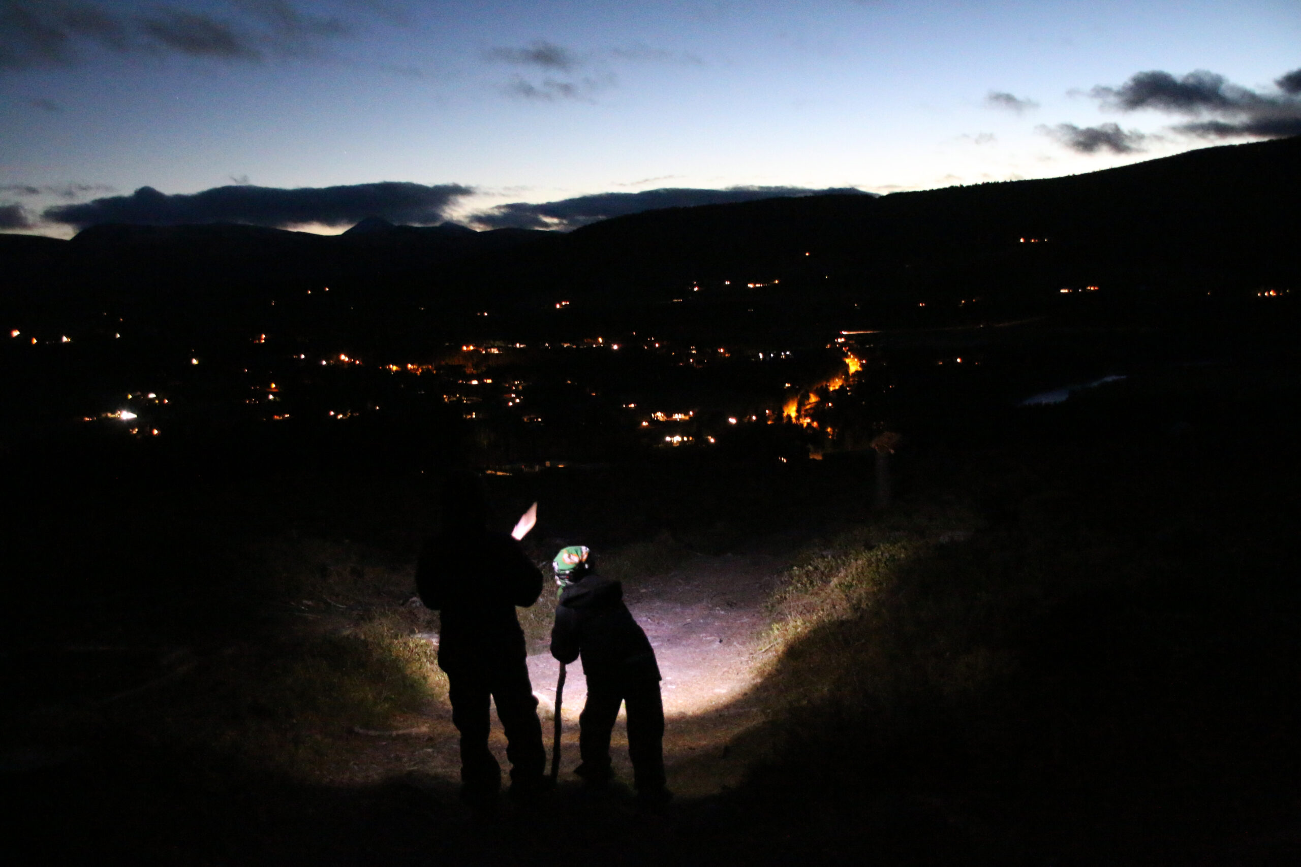 Read more about the article Topptur i mørket: Og der, 300 meter fra toppen hadde vi kommet langt nok