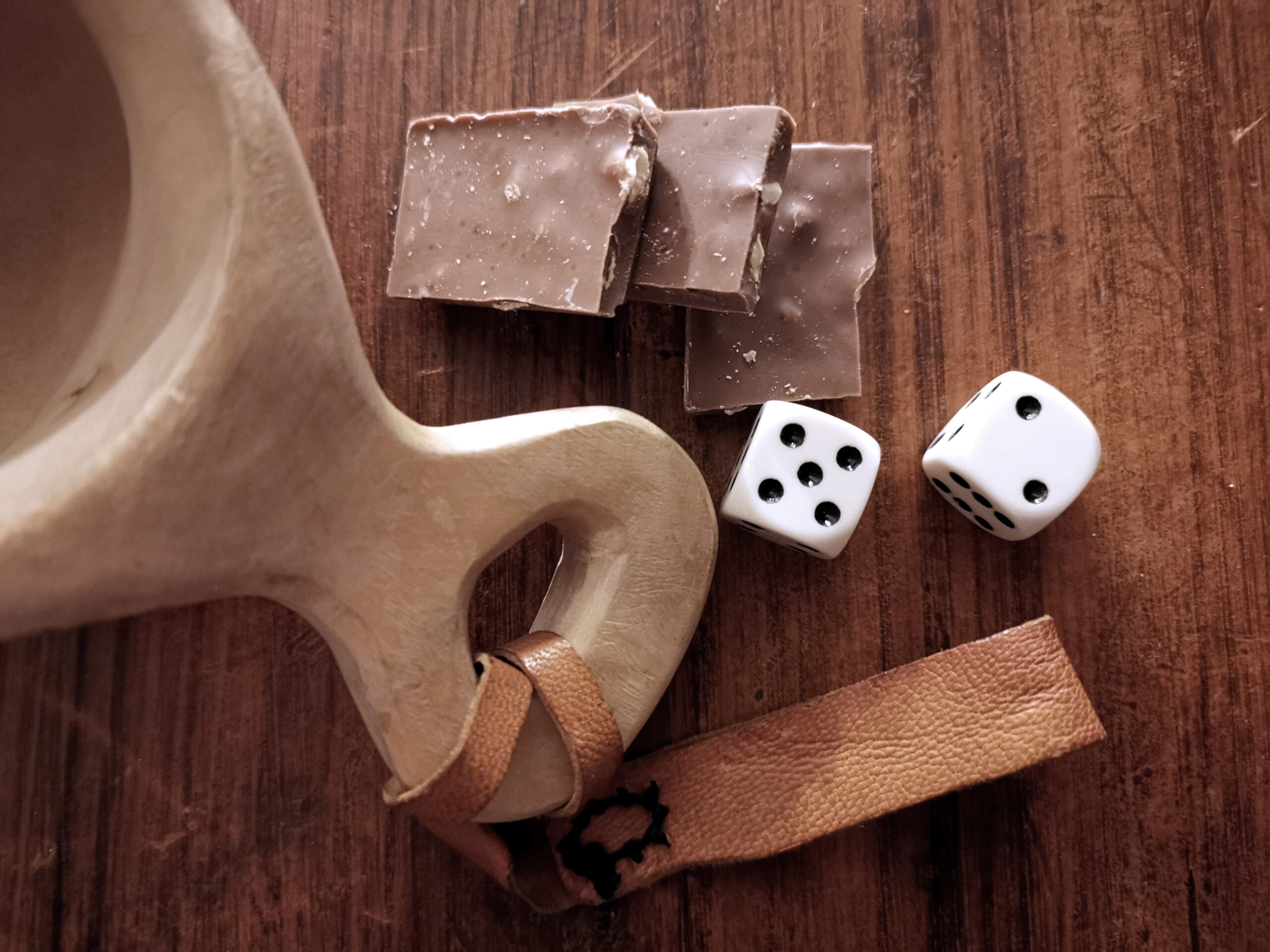 Read more about the article Enkel underholdning: Ta med terningen på tur