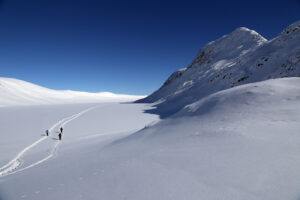Read more about the article Topptur i Jotunheimen eller skileik i Trollheimen? Disse hyttene er åpne.