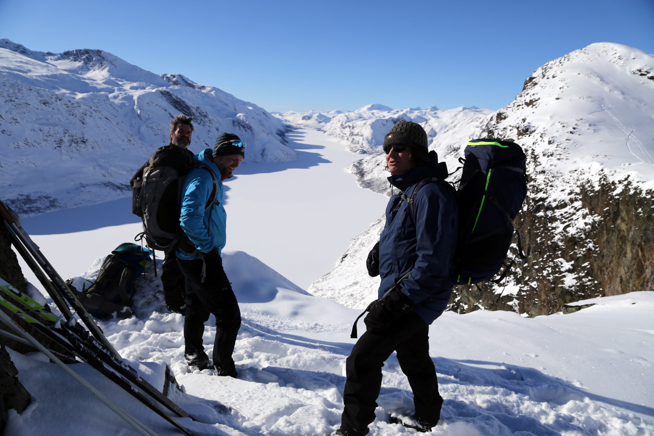 Read more about the article Vintereventyr ved Gjende: Beseggen på ski