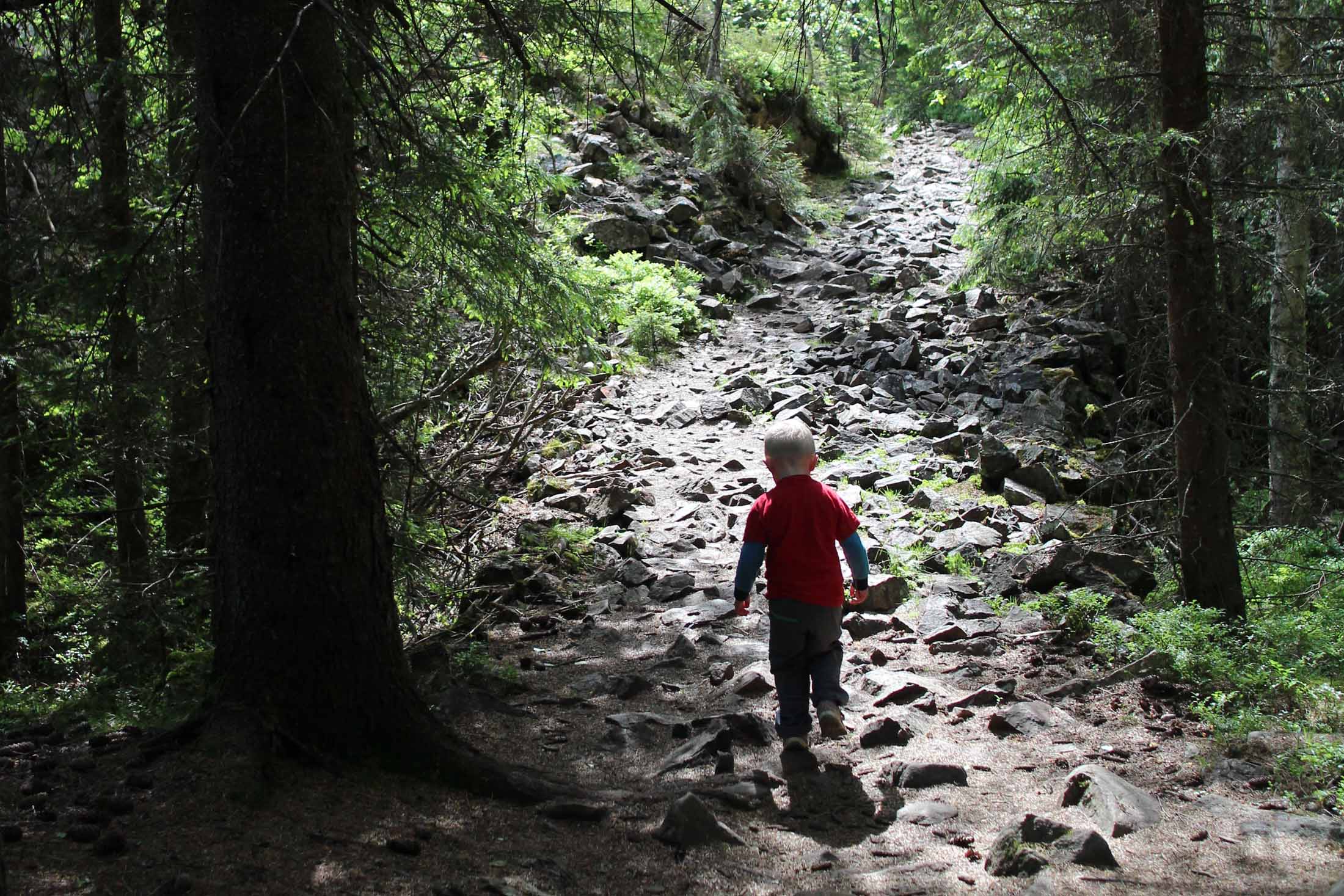 Read more about the article Reis mindre, opplev mer. Sats på opplevelser, ikke utstyr. Fiks alt, alltid.