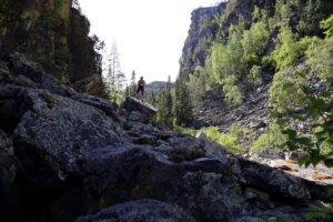 Read more about the article Uhyggelig og magisk i bunnen av mektige Jutulhogget