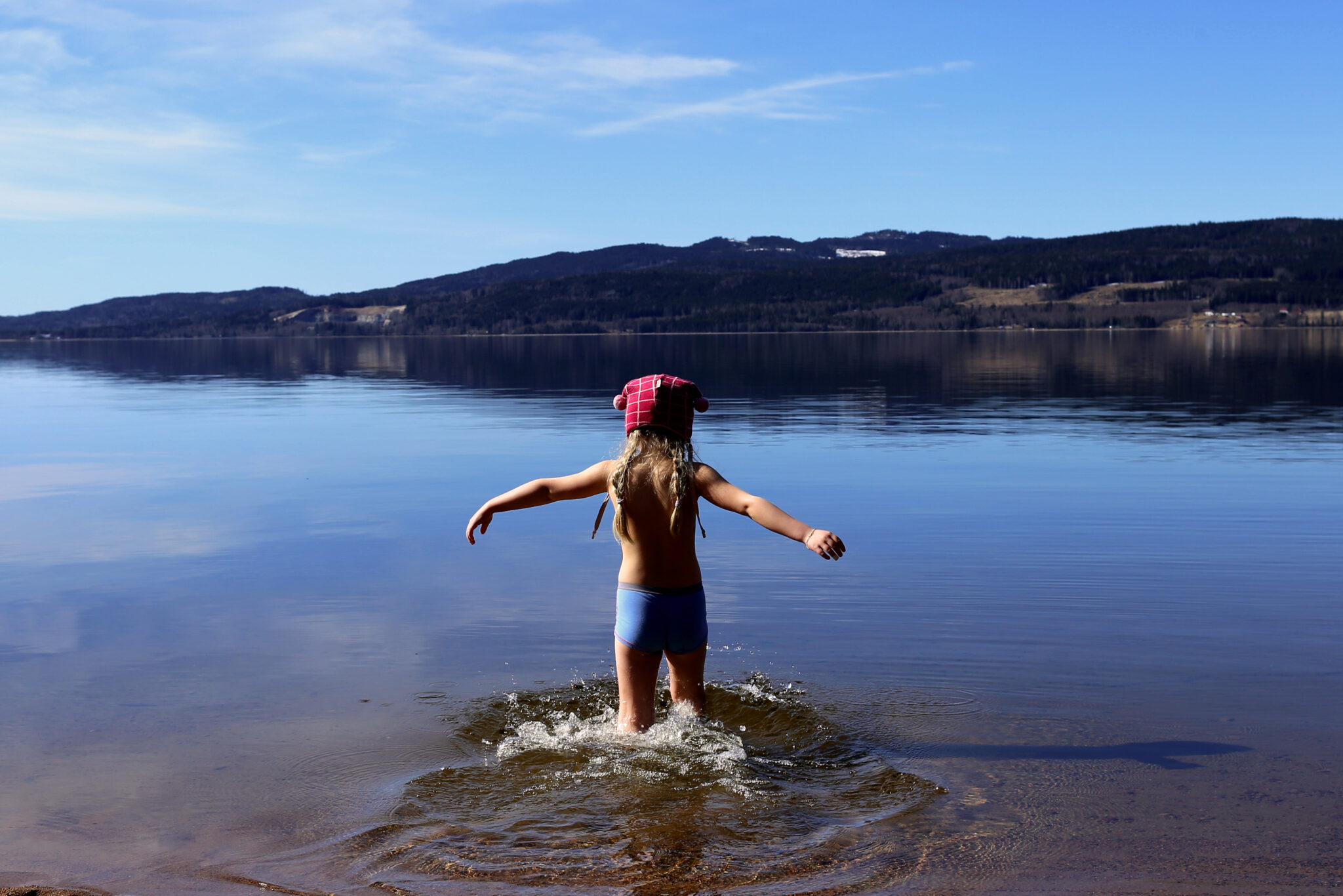 Read more about the article En av fem unge vil vinterbade: – Kan nok knyttes til tiden vi er inne i