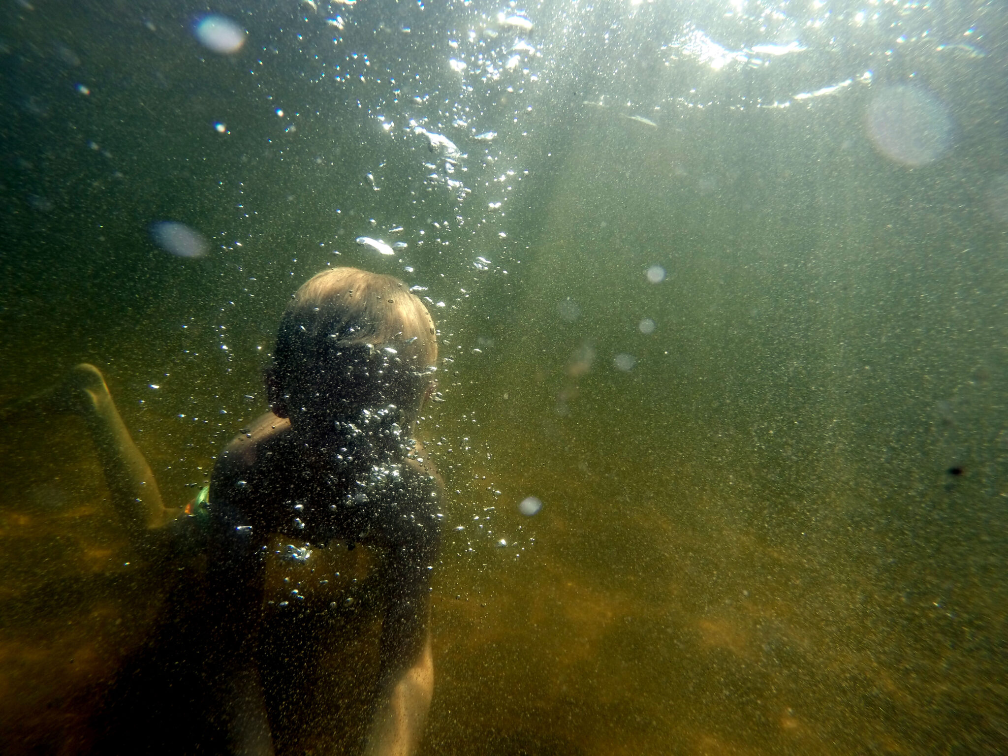 Read more about the article – At 1 av 3 ikke klarer å svømme mer enn 200 meter er urovekkende