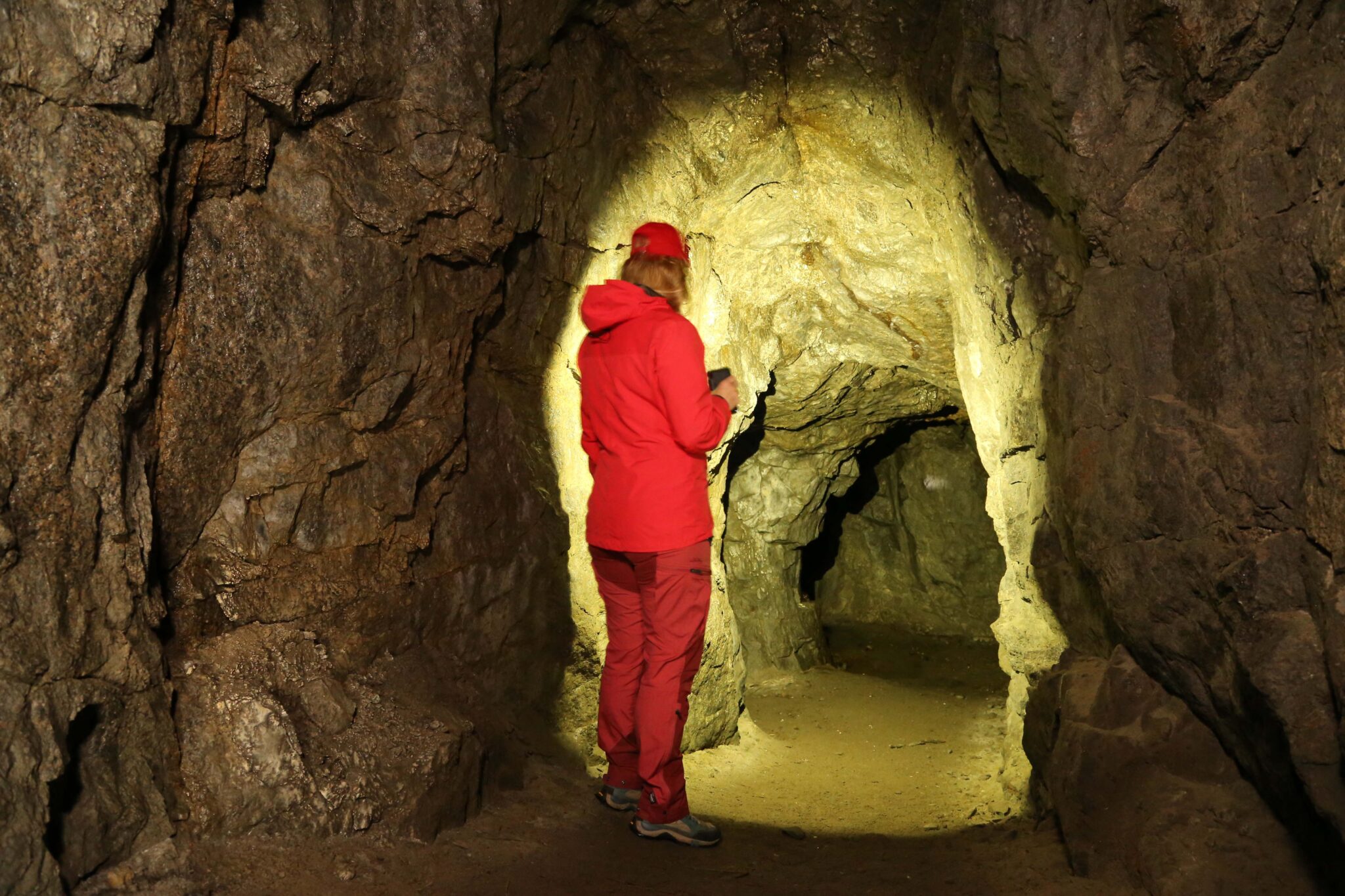 Read more about the article Miniekspedisjon: Inn i mørket og stillheten. Omgitt av historien.