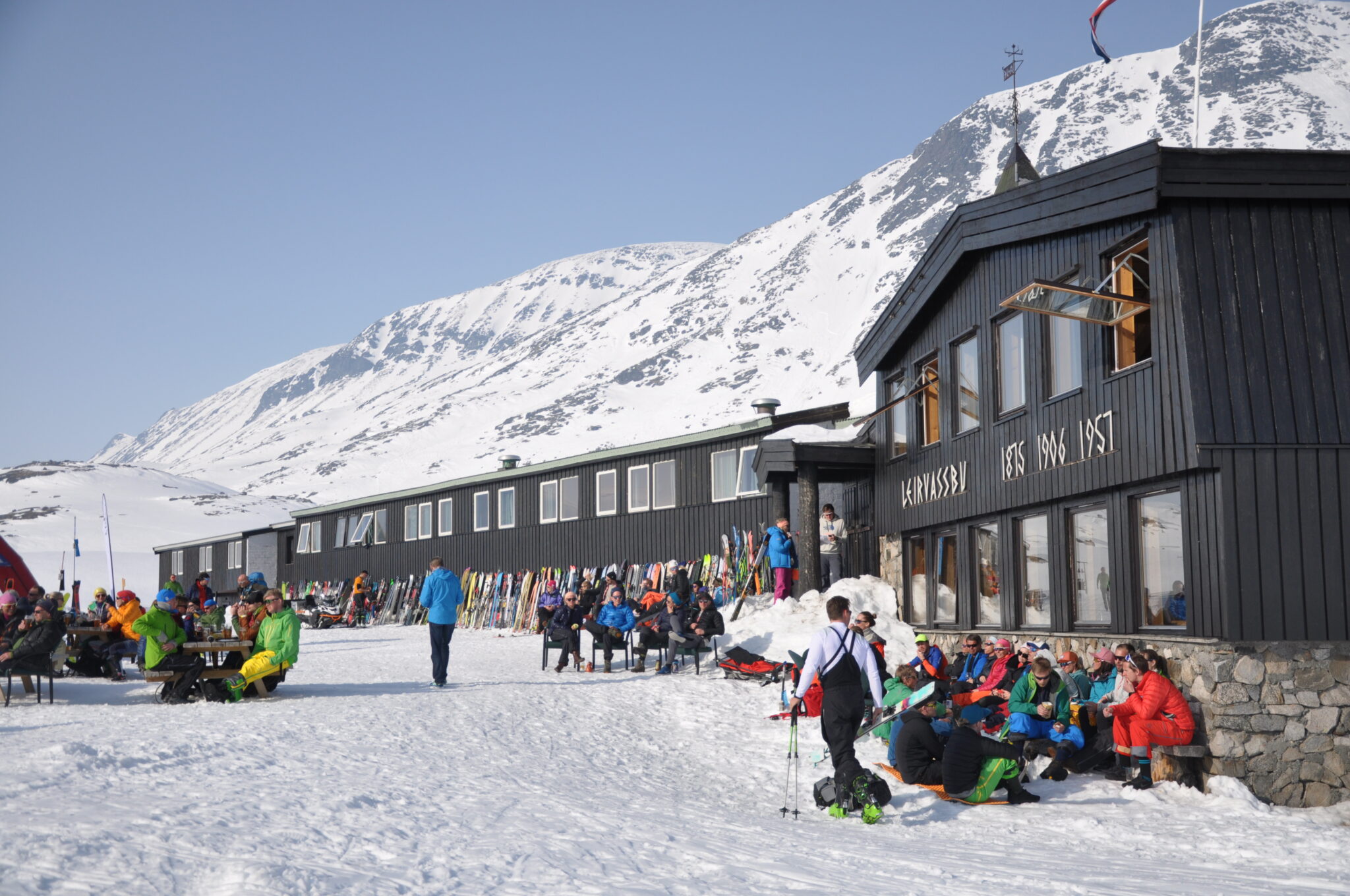 You are currently viewing DNT overtar Leirvassbu. Åpner hytta til påske.